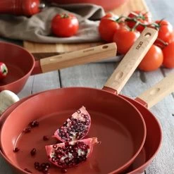 Poêle Ector Induction Aluminium Revêtu Manche En Bois 24 Cm Rouge -Cuisine Soldes Magasin 108013 2 1 Poele Ector induction aluminium revetu manche en bois 24 cm rouge Ogo