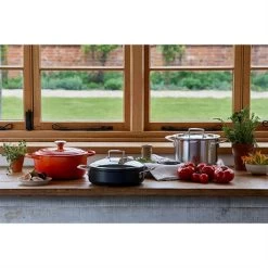 Le Creuset Sauteuse Rondeau Anti-adhérente Les Forgées 30 Cm Et Couvercle En Verre -Cuisine Soldes Magasin 133010 2 1 Sauteuse rondeau anti adherente Les Forgees 30 cm et couvercle en verre Le Creuset