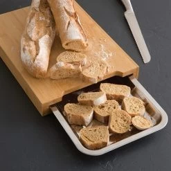 Planche à Découper Bambou 34 Cm Avec Bac Amovible Inox 11 Planche à Découper Bambou 34 Cm Avec Bac Amovible Inox -Cuisine Soldes Magasin 481016 4 4 Planche a decouper bambou 34 cm avec bac amovible inox Mathon