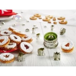 8 Emporte-pièces Et 8 Décors De Fête Linzertarte