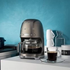 Smeg Machine à Café Filtre Chrome 1050 W DCF02SSEU -Cuisine Soldes Magasin 700034 4 1 Machine a cafe Filtre chrome 1050 W DCF02SSEU Smeg