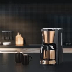 Bestron Cafetière Filtre Avec Verseuse Isotherme 8 Tasses 900 W Coloris Cuivre -Cuisine Soldes Magasin 700100 3 1 Cafetiere filtre avec verseuse isotherme 8 tasses 900 W coloris cuivre Bestron