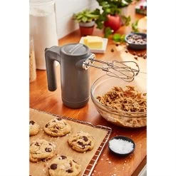 KitchenAid Batteur à Main électrique Sans Fil 7 Vitesses Gris Mat 5KHMB732EDG 11 KitchenAid Batteur à Main électrique Sans Fil 7 Vitesses Gris Mat 5KHMB732EDG -Cuisine Soldes Magasin 760359 4 2 Batteur a main electrique sans fil 7 vitesses gris mat 5KHMB732EDG Kitchenaid